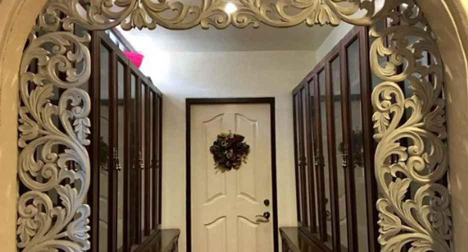 For sale 2 bedrooms house in Phra Khanong, Bangkok