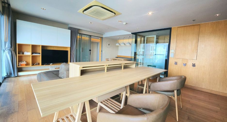 For sale 3 bedrooms condo in Yan Nawa, Bangkok