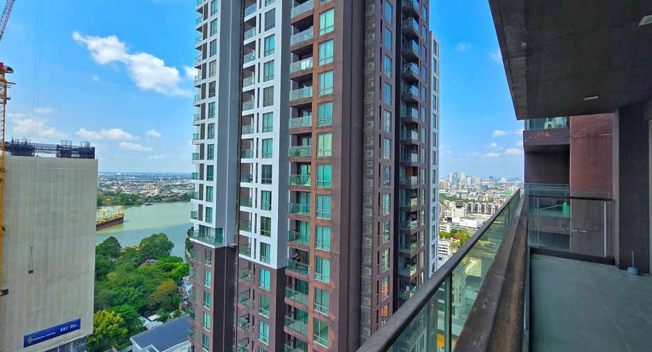 For sale 3 bedrooms condo in Yan Nawa, Bangkok