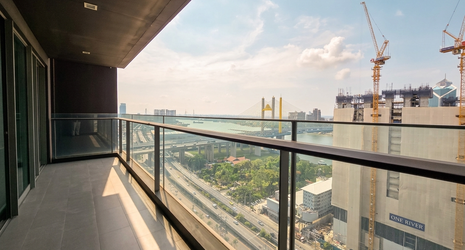 For sale 3 bedrooms condo in Yan Nawa, Bangkok