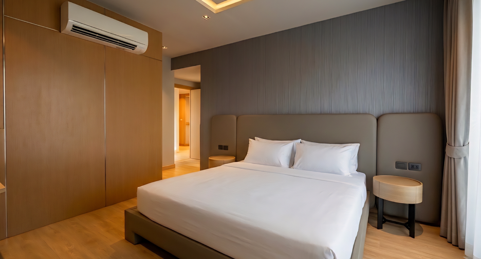 For sale 3 bedrooms condo in Yan Nawa, Bangkok