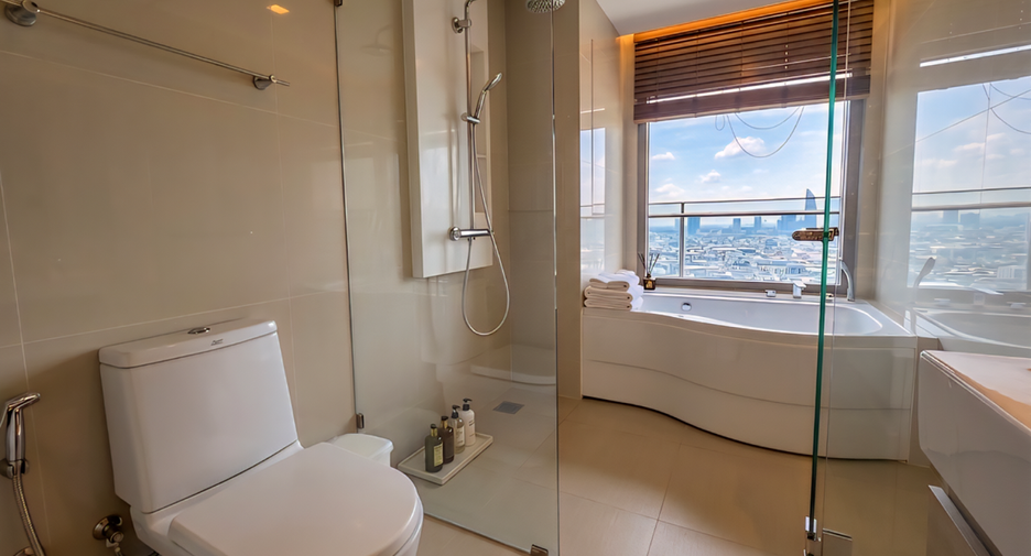 For sale 3 bedrooms condo in Yan Nawa, Bangkok