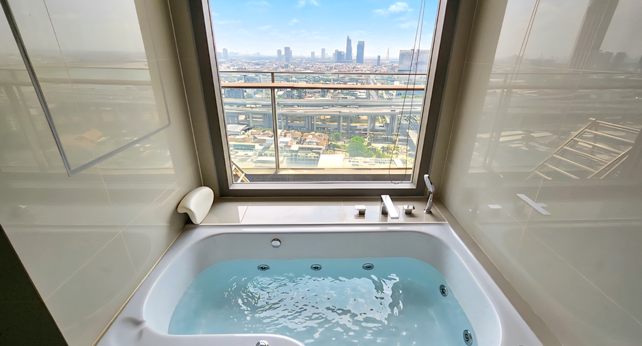 For sale 3 bedrooms condo in Yan Nawa, Bangkok