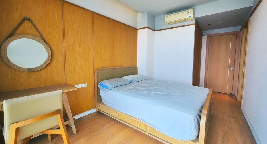 For sale 3 bedrooms condo in Yan Nawa, Bangkok