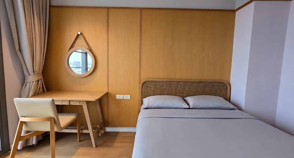 For sale 3 bedrooms condo in Yan Nawa, Bangkok