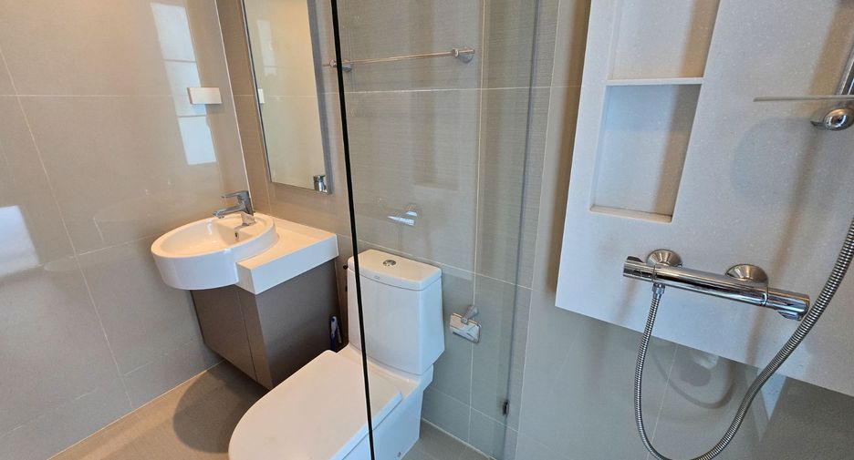 For sale 3 bedrooms condo in Yan Nawa, Bangkok