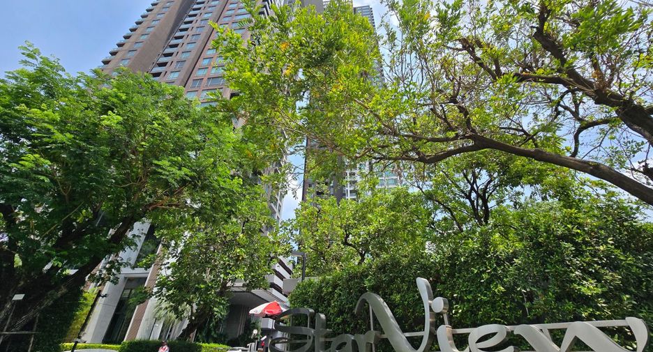 For sale 3 bedrooms condo in Yan Nawa, Bangkok