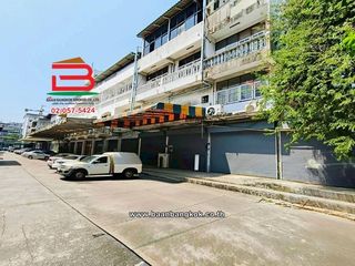 For sale retail Space in Wang Thonglang, Bangkok