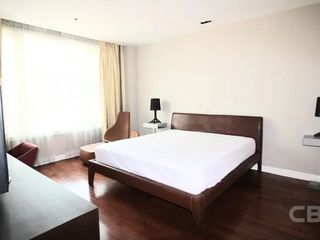 For sale 3 bedrooms condo in Khlong Toei, Bangkok