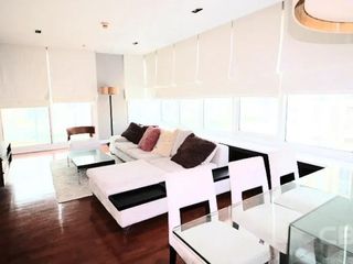 For sale 3 bedrooms condo in Khlong Toei, Bangkok