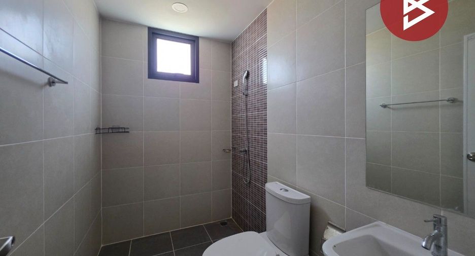 For sale 4 bedrooms house in Sam Khok, Pathum Thani