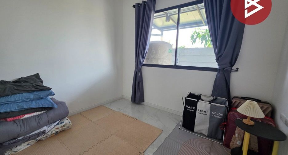 For sale 4 bedrooms house in Sam Khok, Pathum Thani