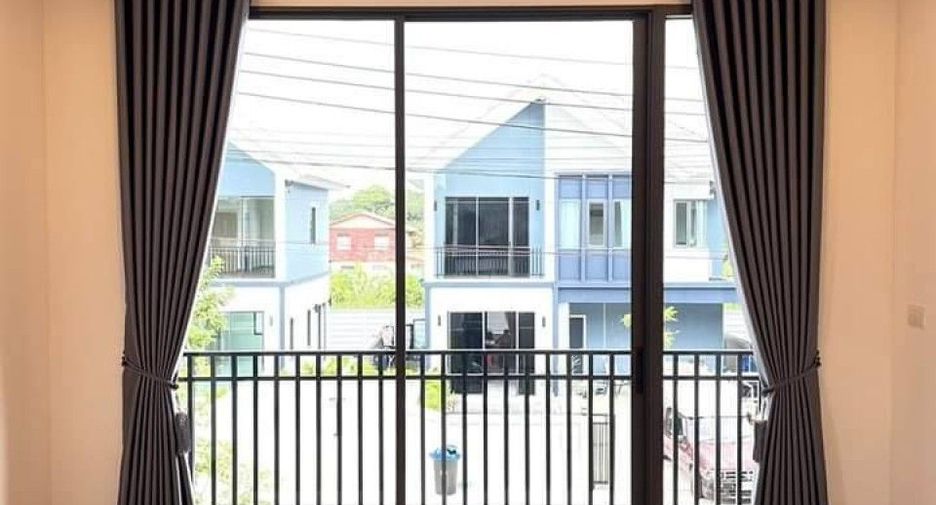 For sale 4 bedrooms house in Sam Khok, Pathum Thani
