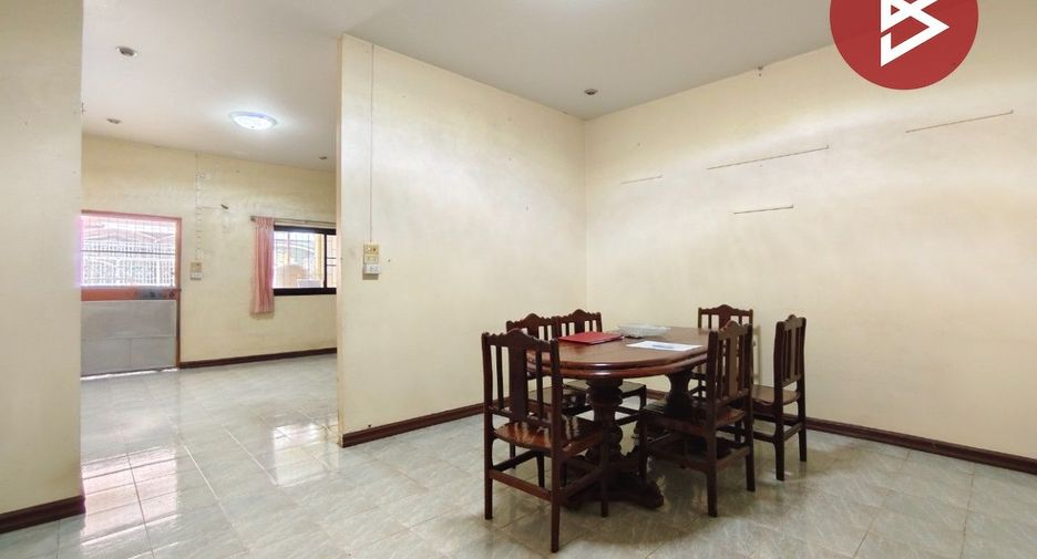 Casa adosada en venta de 2 habitaciones en Nakhon Chai Si, Nakhon Pathom