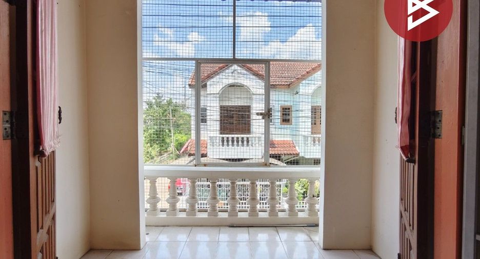 Casa adosada en venta de 2 habitaciones en Nakhon Chai Si, Nakhon Pathom
