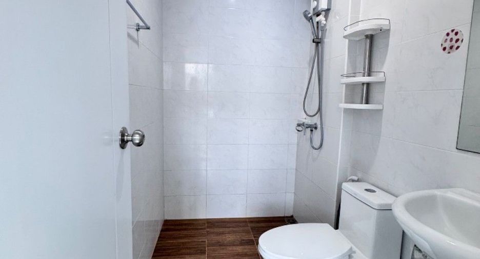 For rent そして for sale 3 ベッドルーム townhouse in Lam Luk Ka, Pathum Thani