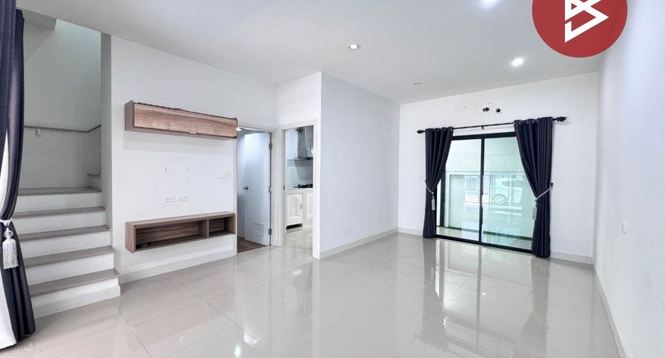 For rent そして for sale 3 ベッドルーム townhouse in Lam Luk Ka, Pathum Thani