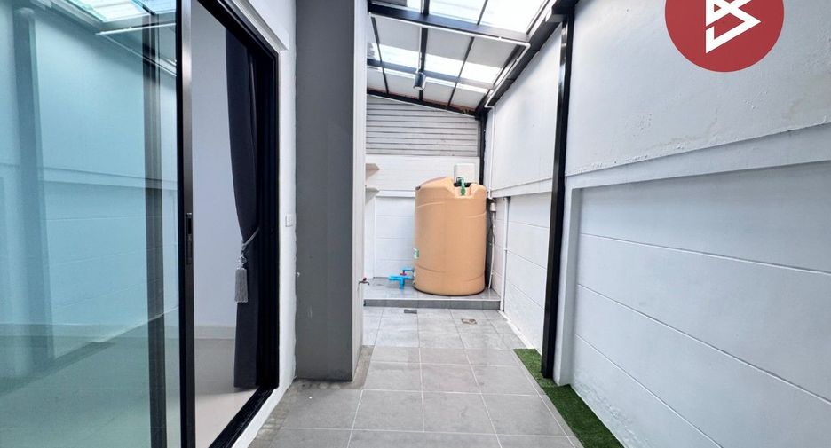 For rent そして for sale 3 ベッドルーム townhouse in Lam Luk Ka, Pathum Thani