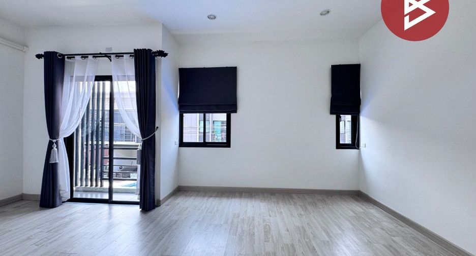 For rent そして for sale 3 ベッドルーム townhouse in Lam Luk Ka, Pathum Thani