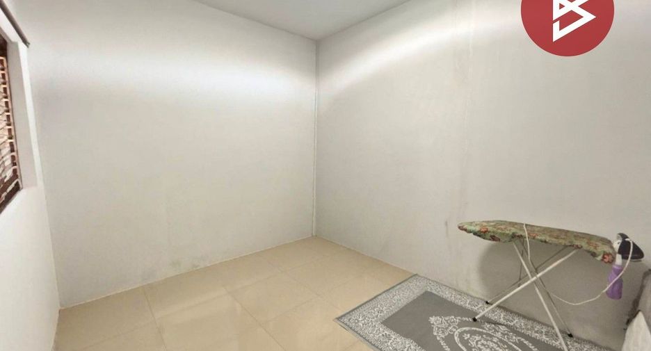 Casa adosada en venta de 2 habitaciones en Si Racha, Chonburi