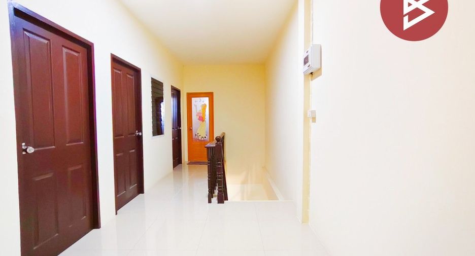 For sale 4 bedrooms townhouse in Mueang Samut Sakhon, Samut Sakhon