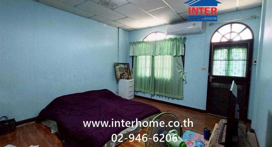 For sale 3 bedrooms townhouse in Bang Khen, Bangkok