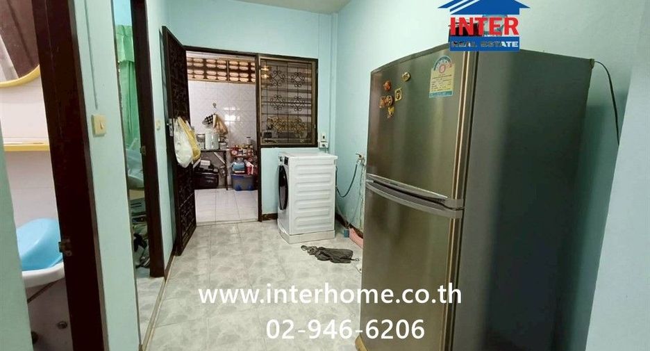 For sale 3 bedrooms townhouse in Bang Khen, Bangkok