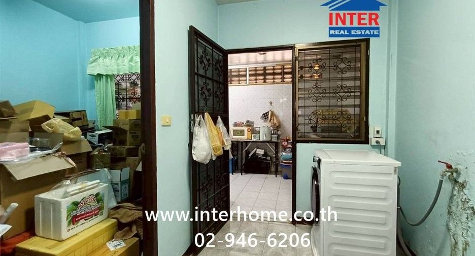 For sale 3 bedrooms townhouse in Bang Khen, Bangkok