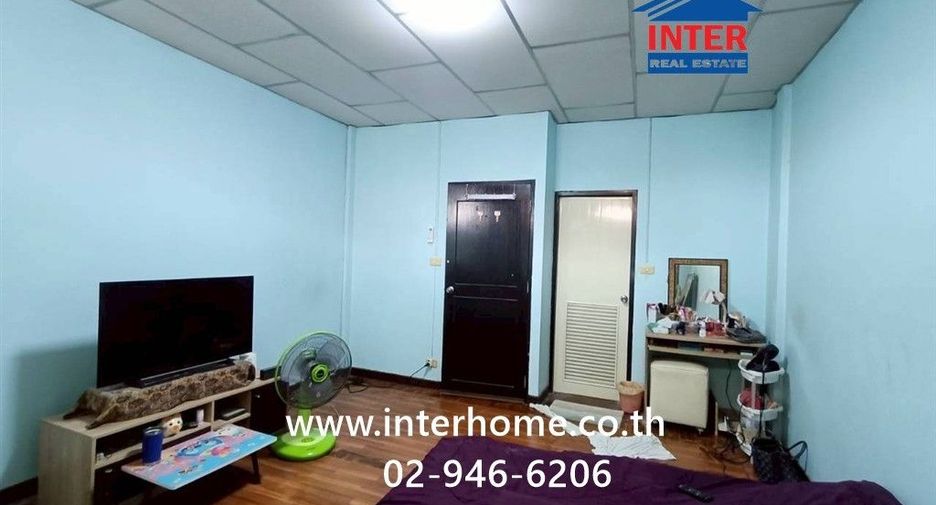 For sale 3 bedrooms townhouse in Bang Khen, Bangkok