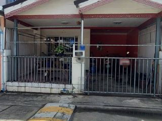 出售 3 卧室 联排别墅 在 Phra Samut Chedi, Samut Prakan