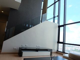 For rent 3 bedrooms condo in Khlong San, Bangkok