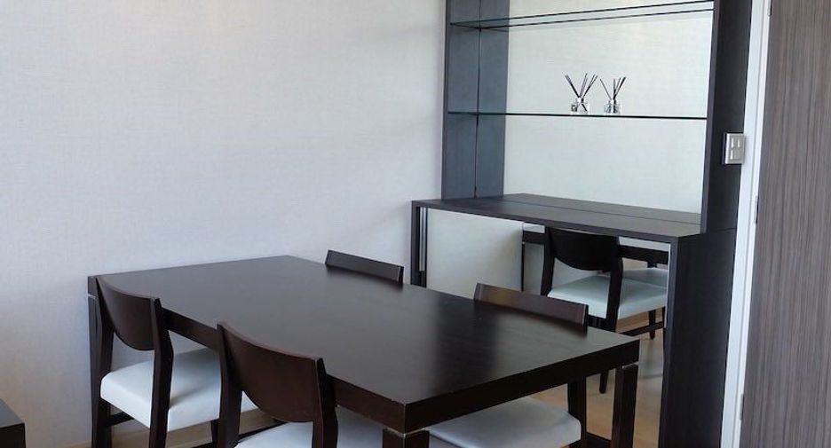 For rent 3 bedrooms condo in Khlong San, Bangkok