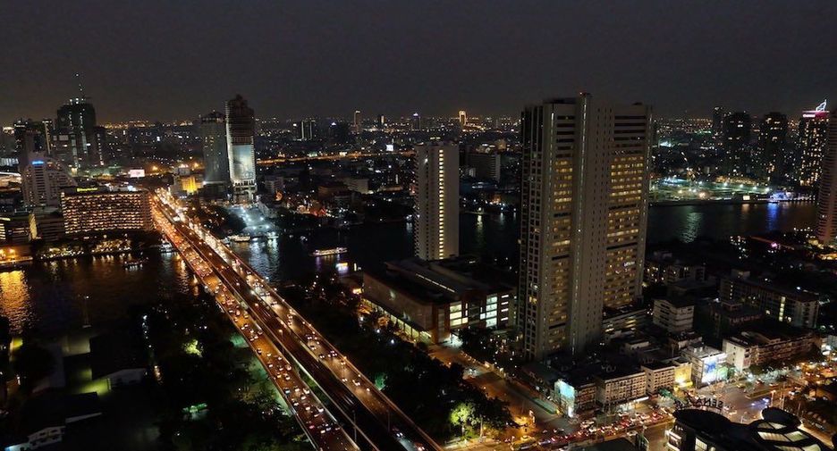 For rent 3 bedrooms condo in Khlong San, Bangkok