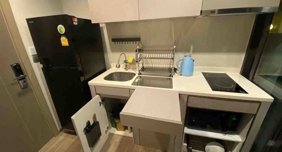 Wohnung zur Miete mit 1 Zimmer in Huai Khwang, Bangkok