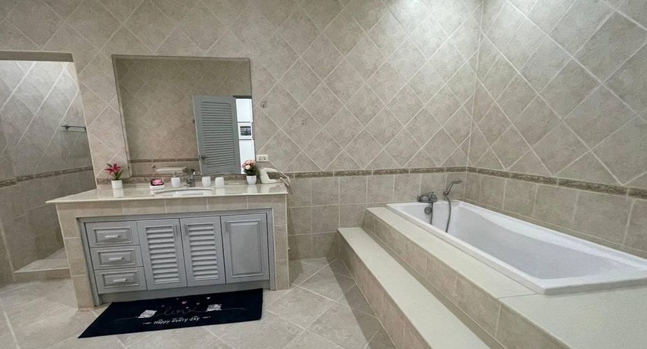 Casa en venta de 12 habitaciones en Bang Lamung, Chonburi