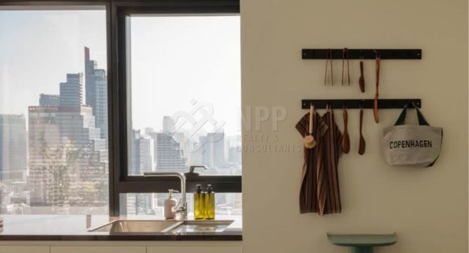 For rent 2 bedrooms condo in Sathon, Bangkok