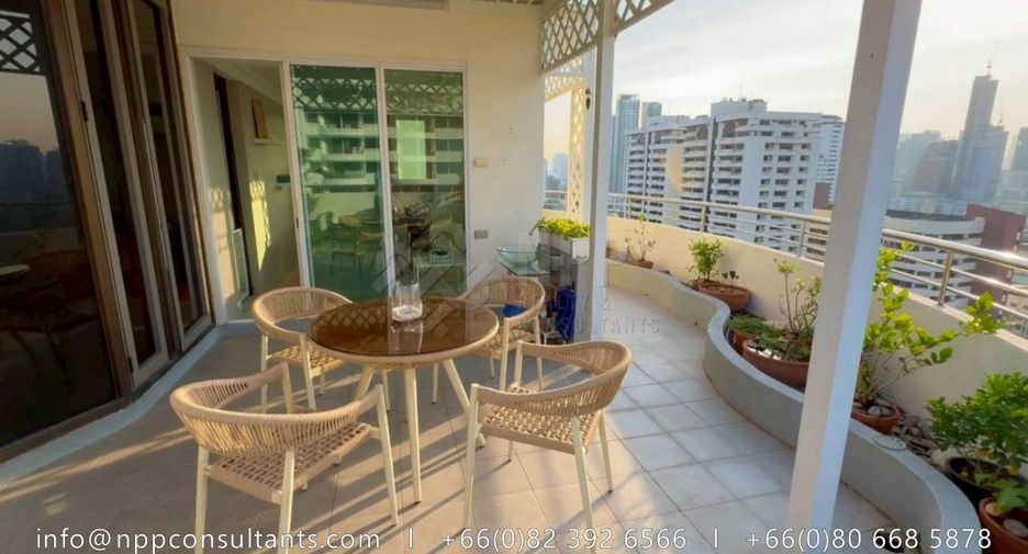 Condo en alquiler de 3 habitaciones en Watthana, Bangkok