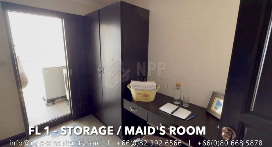 Condo en alquiler de 3 habitaciones en Watthana, Bangkok