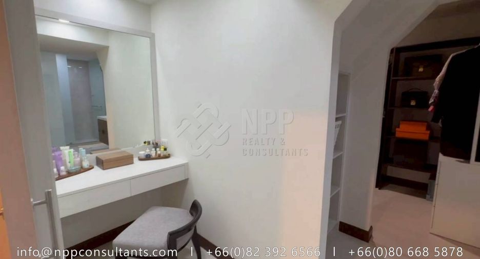 Condo en alquiler de 3 habitaciones en Watthana, Bangkok
