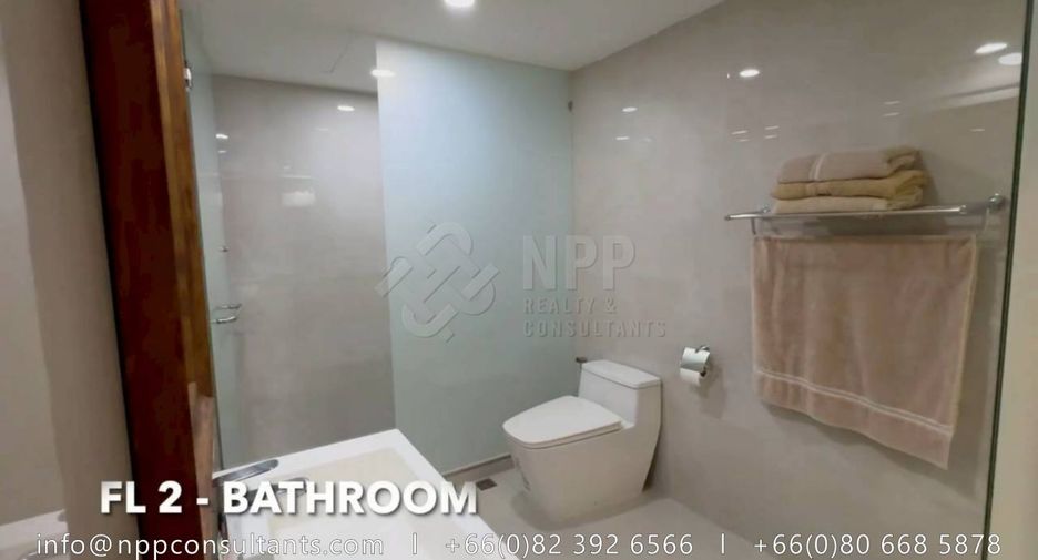 Condo en alquiler de 3 habitaciones en Watthana, Bangkok