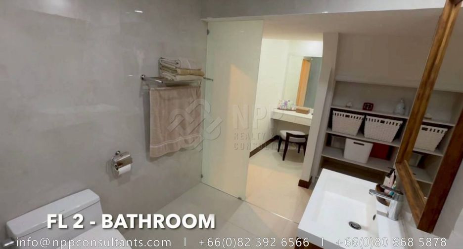 Condo en alquiler de 3 habitaciones en Watthana, Bangkok
