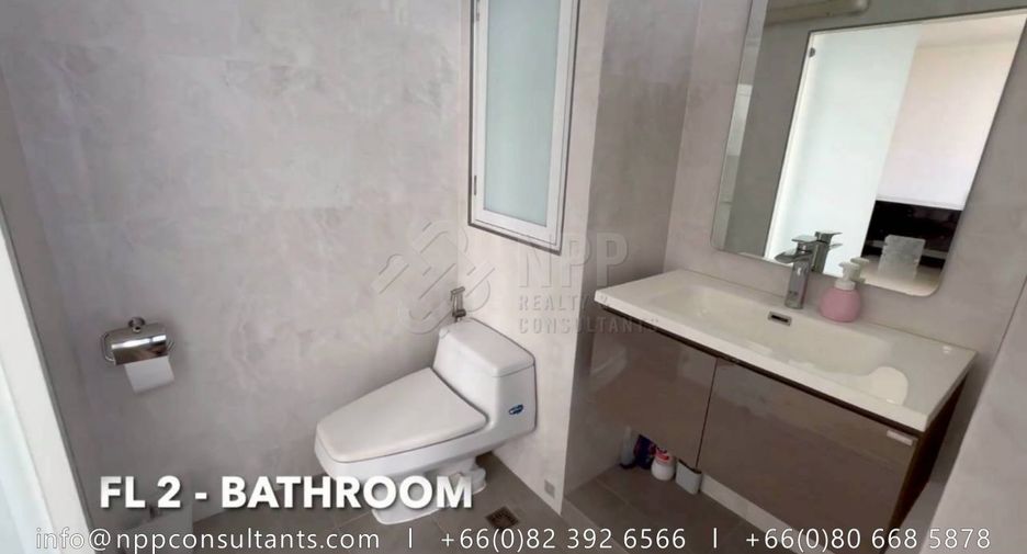 Condo en alquiler de 3 habitaciones en Watthana, Bangkok