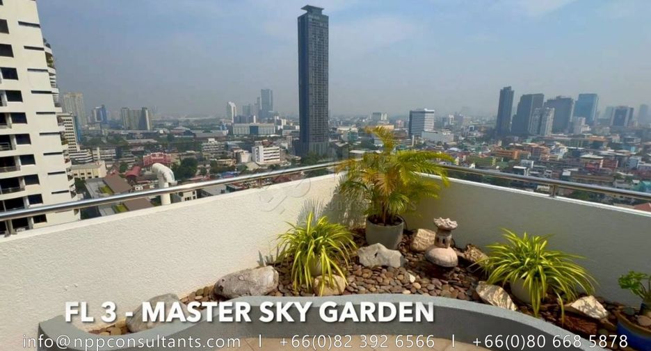 Condo en alquiler de 3 habitaciones en Watthana, Bangkok