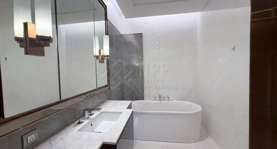 For rent 1 bed condo in Pathum Wan, Bangkok