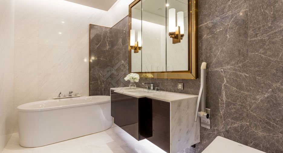 For rent and for sale 1 bed condo in Pathum Wan, Bangkok