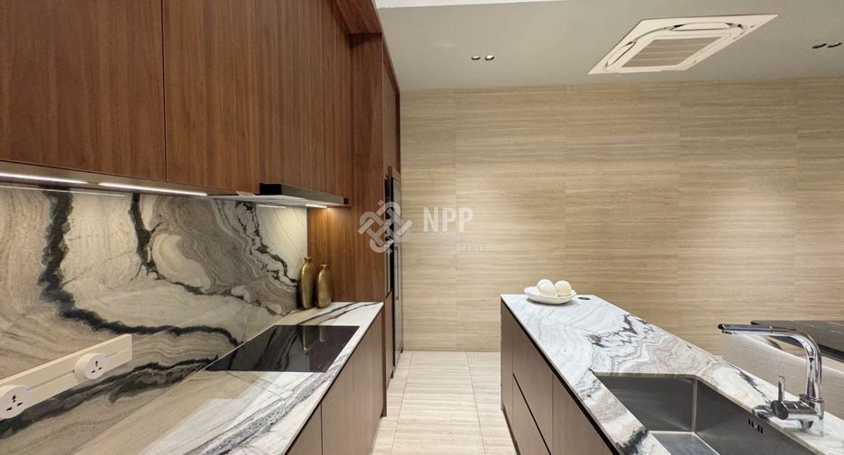 À vendre 5 chambres maison à Yan Nawa, Bangkok