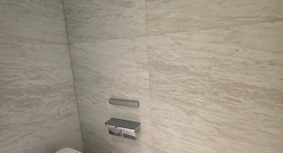 For sale 2 bedrooms condo in Pathum Wan, Bangkok