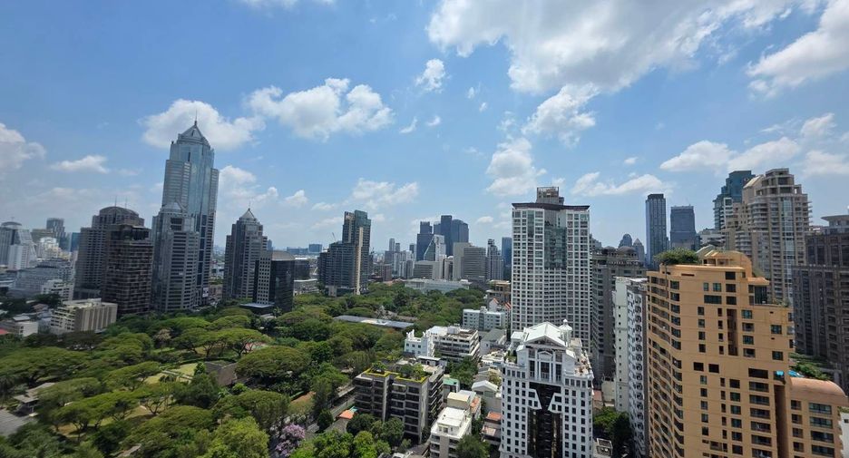For sale 2 bedrooms condo in Pathum Wan, Bangkok