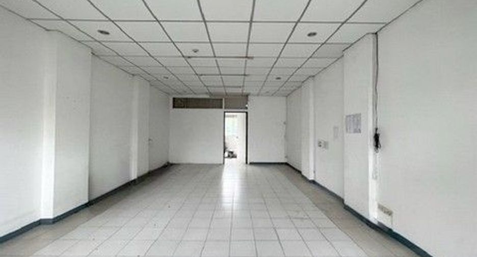 For sale 1 bed condo in Bang Kapi, Bangkok