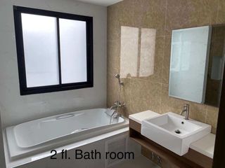 出租 6 卧室 办公室 在 Bang Phli, Samut Prakan